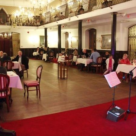 Zamek Gostynin Aparthotel Buitenkant foto