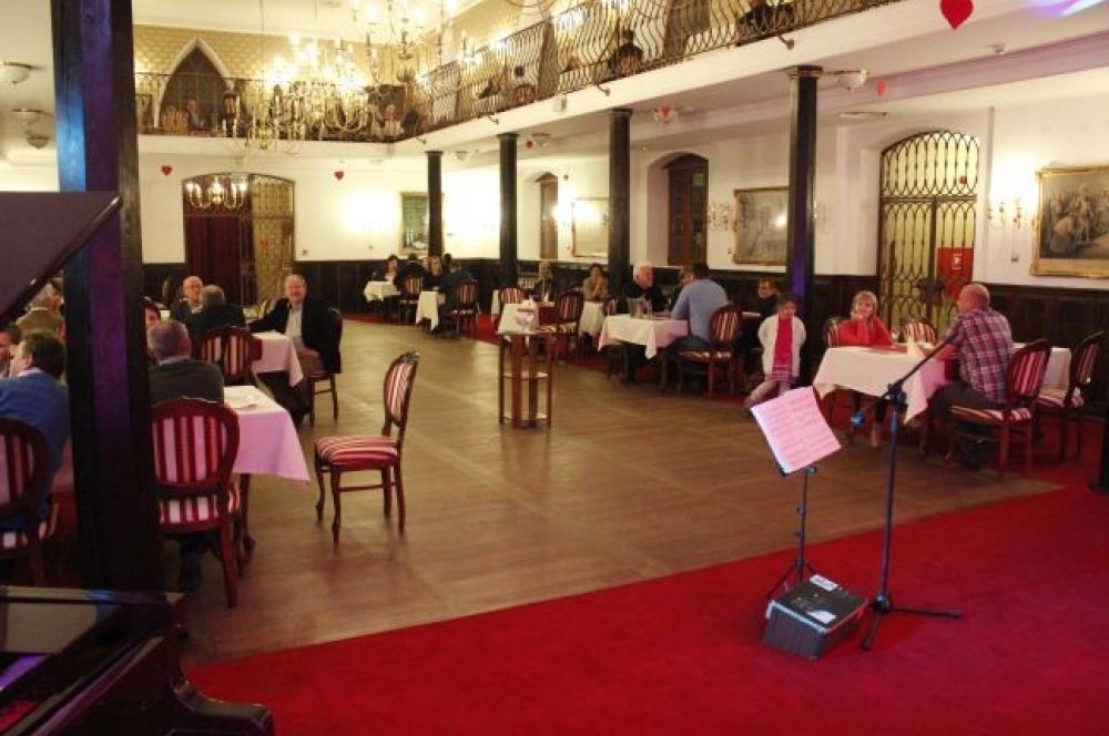 Zamek Gostynin Aparthotel Buitenkant foto