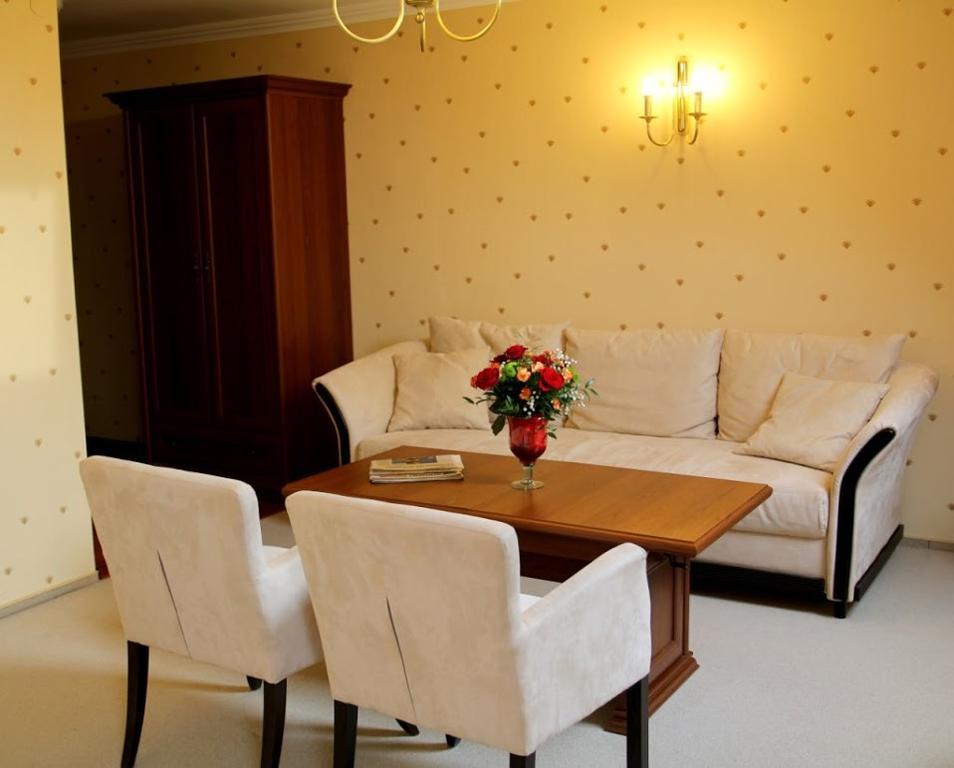 Zamek Gostynin Aparthotel Buitenkant foto